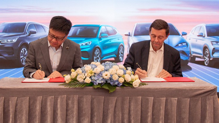 BYD und Arval kooperieren