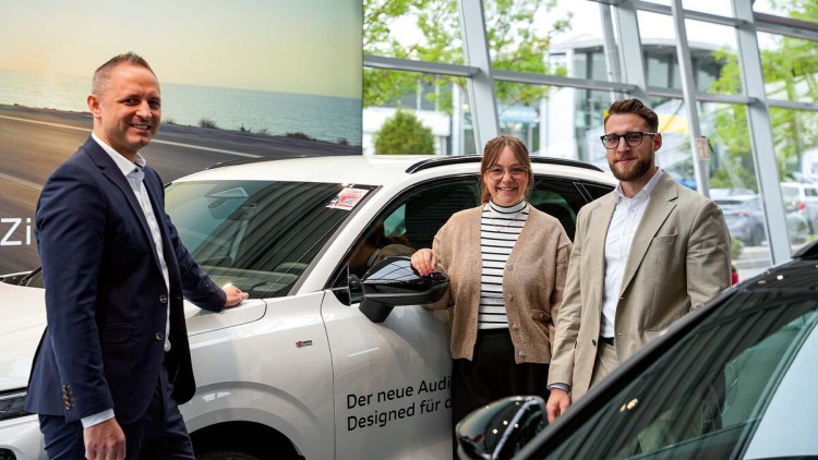 Von links: Stefan Wesolowsky, Geschäftsführer, Celine Braungart, Marketing- und CX-Managerin, und René Richter, Projektassistent der Geschäftsleitung Autohaus Michel Gruppe