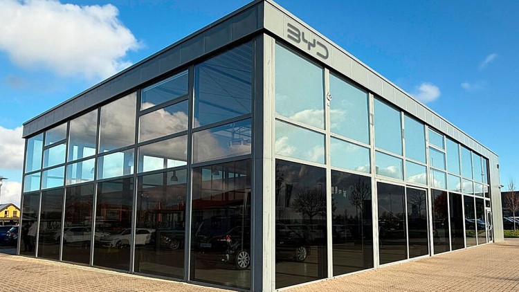 Feser-Graf startet mit BYD in Magdeburg