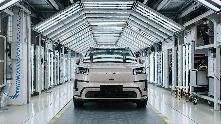 Im Magna-Werk in Graz ist die Serienfertigung des GAC Aion V gestartet.