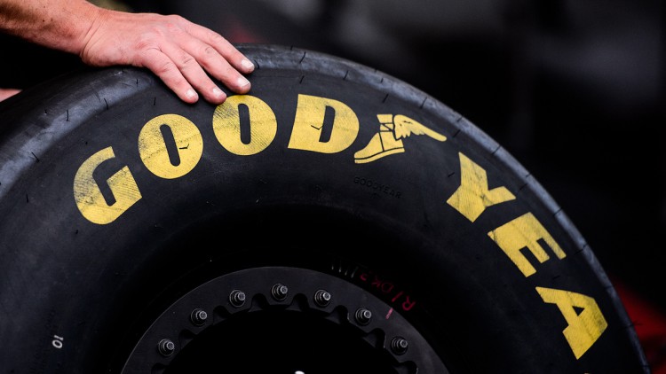 Goodyear-Logo auf einem Reifen