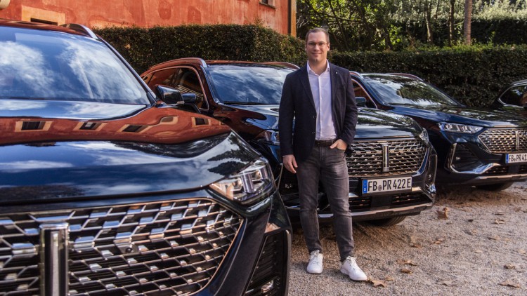 Johannes Brandenburger, O! Automobile GmbH vor dem Ora Wey 03