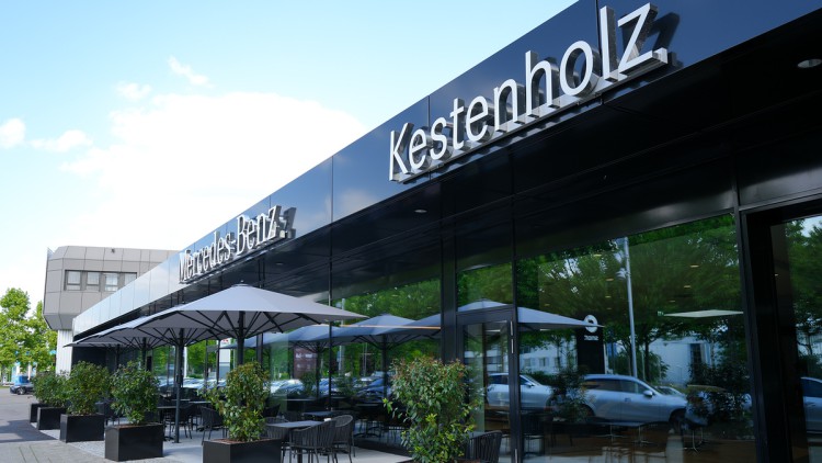 Kestenholz Pkw-Center Freiburg