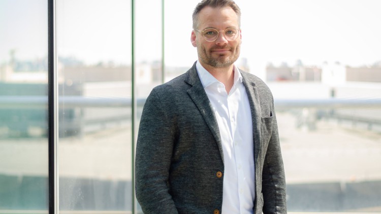 Martin Stier, Kia