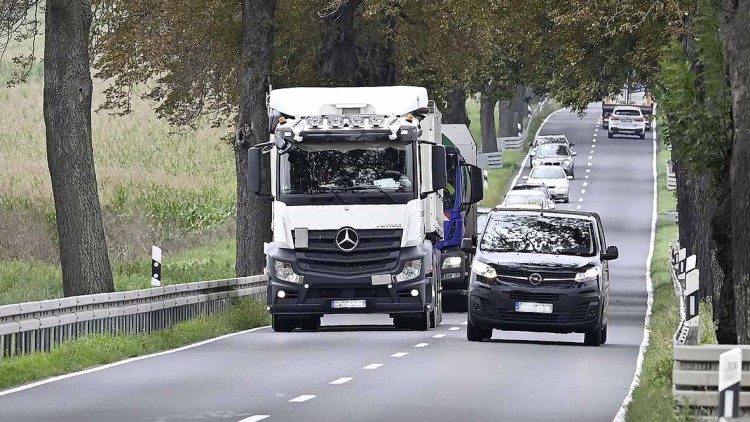 Wegen Fehleinschätzung: 277 Verkehrstote durch missglückte Überholmanöver