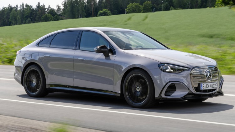 Mercedes-Benz-C-400-4Matic-Electric