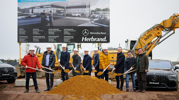 Neues Mercedes-Benz Center: Spatenstich bei Mercedes-Herbrand in Rhede