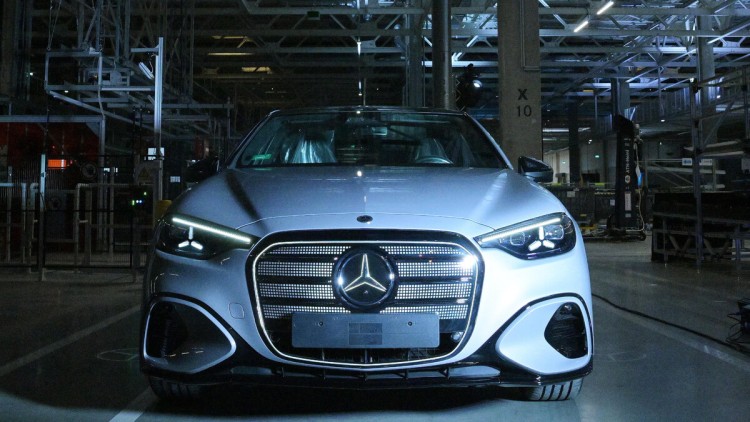 Mercedes_Ungarn_Eroeffnung_Zsolt_Szigetvary_MTI_AP_dpa