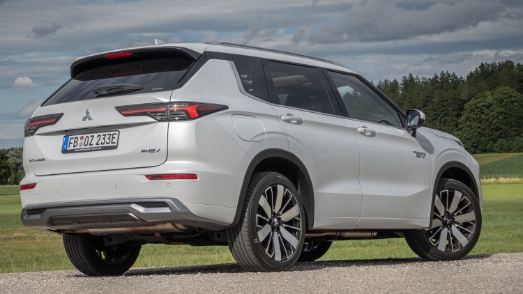 Mitsubishi Outlander Test (2025)