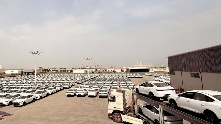 Mosolf, Dubai, Automarkt, Neuwagen, Autohandel