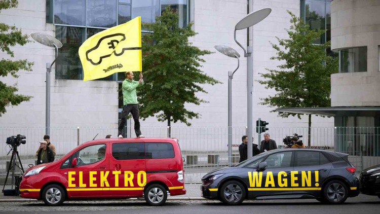 Protest_Autogipfel_Greenpeace_picture alliance_Ipon_Stefan Boness_HD