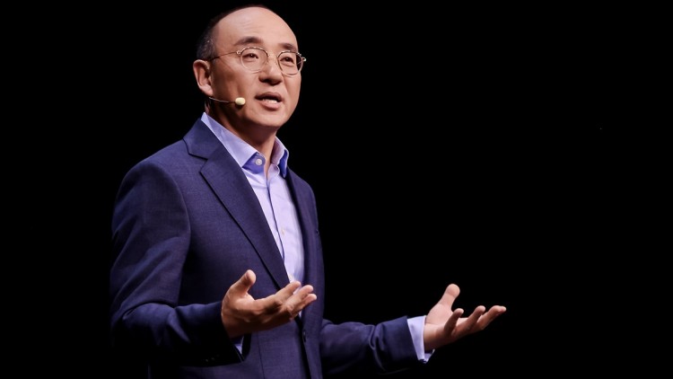 Qingfeng Feng, CEO von Lotus Technology