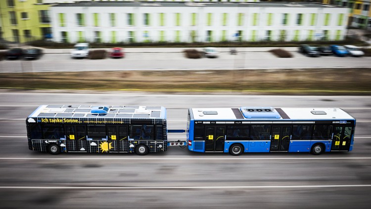 Das Solar Bus Nachrüstkit von Sono Motors im Einsatz