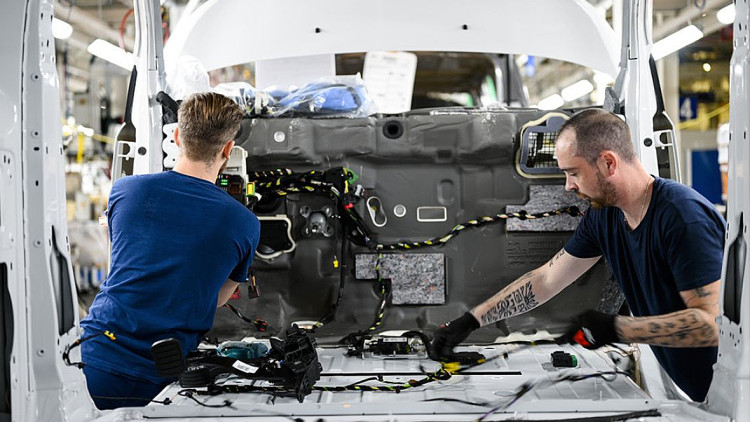 Dank nachlassender Engpässe: Opel-Mutter Stellantis steigert Umsatz deutlich 