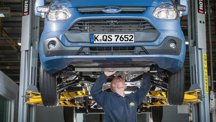 Ford Markenservice: Attraktives Spiegelbild