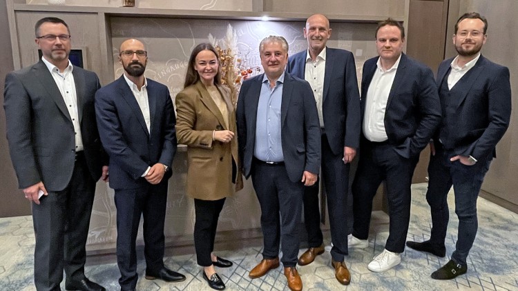 V. re.: Lennart Pütter, Sebastian Kujawa, Andreas Everschneider, Ingo Henning, Anna Nagel, Salvatore Colangelo und Matthias Spieß