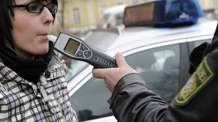 Die Überprüfung der Fahrtüchtigkeit sollte nach Auffassung des VGT anlassbezogen erfolgen, was ein gutes Gespür der Polizei erfordere. Das soll künftig entsprechend geschult werden.