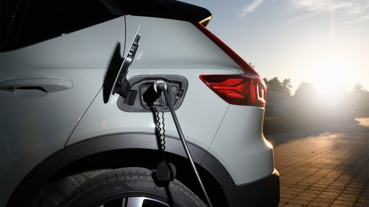 Volvo XC40 Recharge P8 AWD; Elektroauto; Elektromobilität; E-Auto; Ladeinfrastruktur; Ladesäule; Ladestation