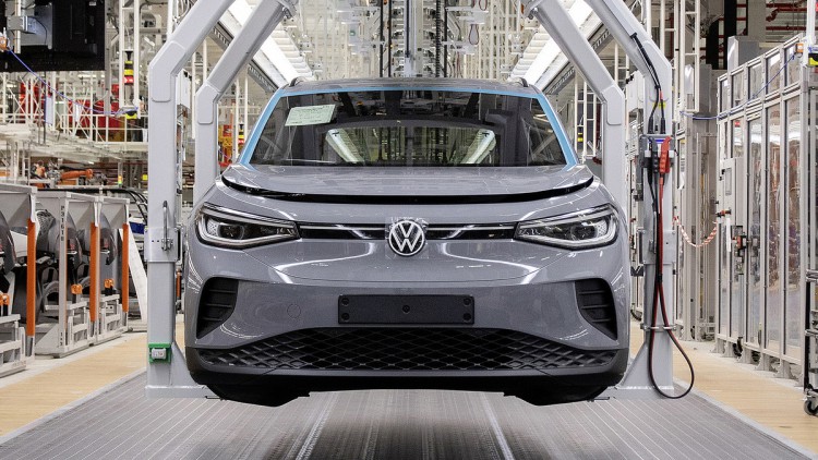 Produktion des VW ID.4 im Werk Emden