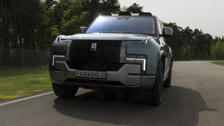 Yangwang U8