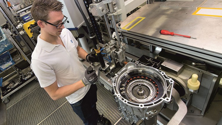 ZF-Prognose: E-Antrieb ab 2030 weltweit Nummer eins