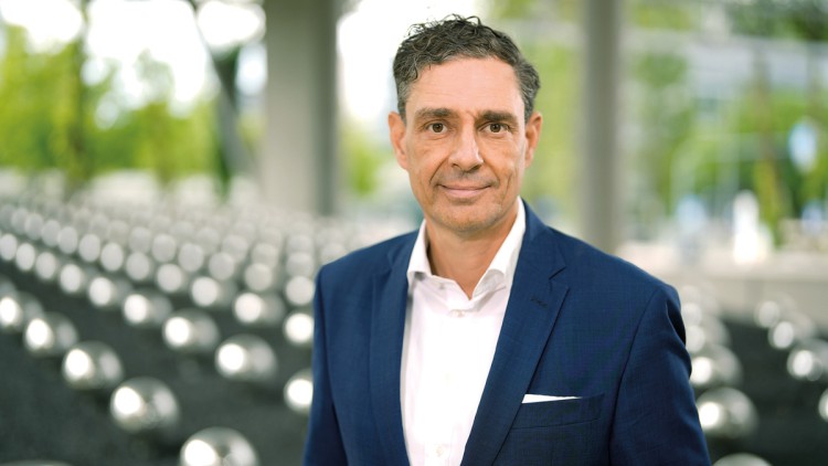 Interview mit der Allianz: Versicherung 2.0 für Kfz-Betriebe Florian Weiß, Head of Motor Commercial, Allianz Versicherungs-AG