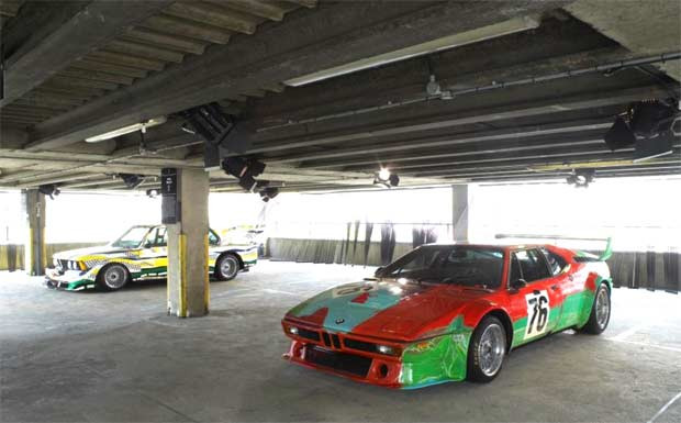 Roy Lichtenstein, BMW Art Car, 1977 - BMW 320i Gruppe 5 Rennversion, Andy Warhol, BMW Art Car, 1979 - BMW M1 Gruppe 4 Rennversion.