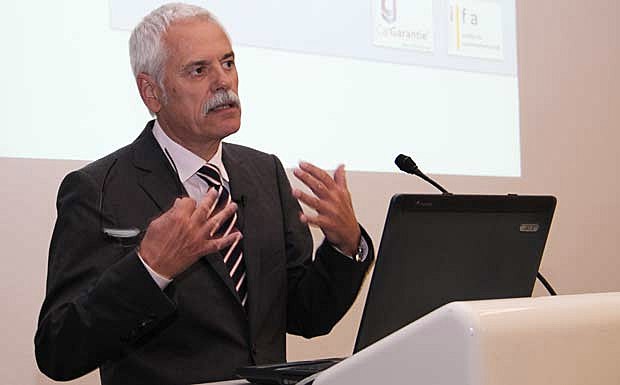 Prof. Willi Diez auf der Automechanika