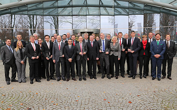 AUTOHAUS VersicherungsMonitor 2012