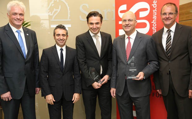 AUTOHAUS VersicherungsMonitor 2012