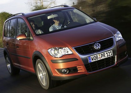 vw_crosstouran_3.jpg