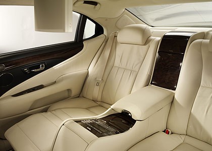 lexus_ls600h_09.jpg