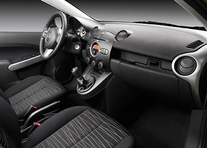 mazda2_08.jpg