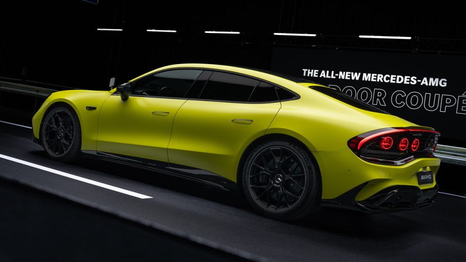 Mercedes AMG GT 4 T rer Coup 2026 