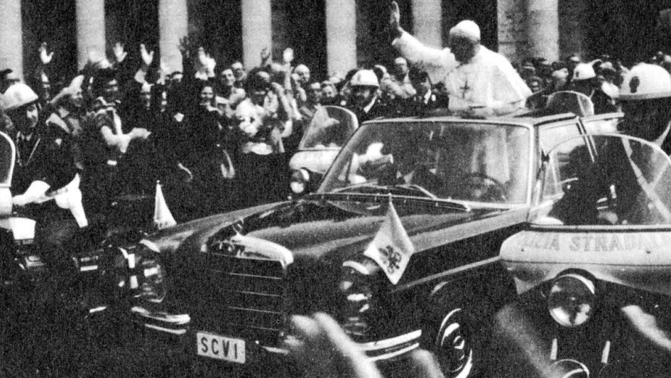 05_Nach_der_Wahl_-__Papst_Johannes_Paul_II_Quelle_Mercedes-Benz_Classic_Archive_HD