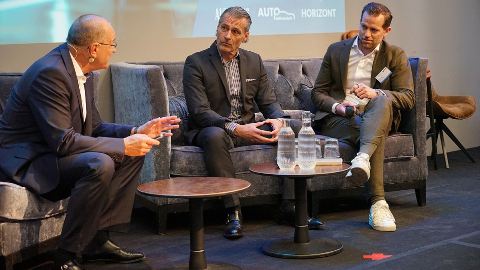 Ralph M. Meunzel, Chefredakteur AUTOHAUS in einer Podiumsdiskussion mit Hans-Jürgen Persy, Vorstandsvorsitzender LÖHR & BECKER Aktiengesellschaft und Jörg Senger, Geschäftsführender Gesellschafter Senger Gruppe 