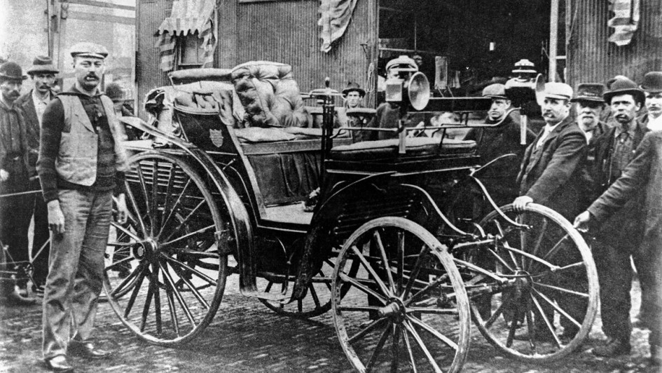 06_Motorsport_machte_die_Automobile_bekannt_-_1896__Quelle_Mercedes-Benz_Classic_Archive.jpg