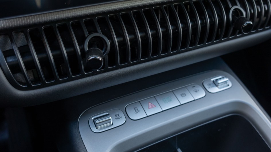 Bedientasten in der Mittelkonsole des BYD Dolphin G