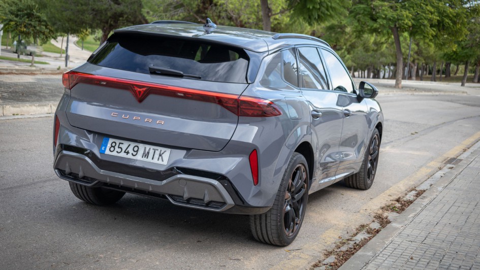 Foto vom Heck des Cupra Terramar