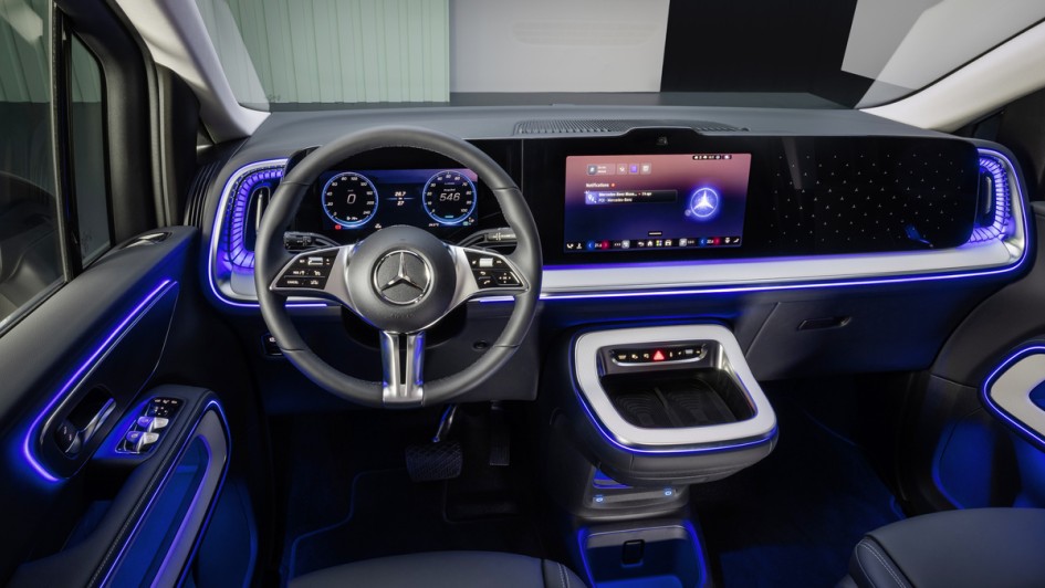 Foto vom Cockpit des Mercedes VLE in der Basisausstattung