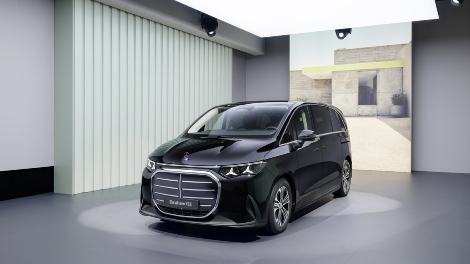 Außenaufnahme von vorn des Mercedes VLE in Basisausstattung