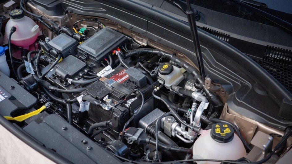 "Motorraum" des Togg T10X, wobei der Elektromotor tatsächlich unter dem Kofferraumboden sitzt