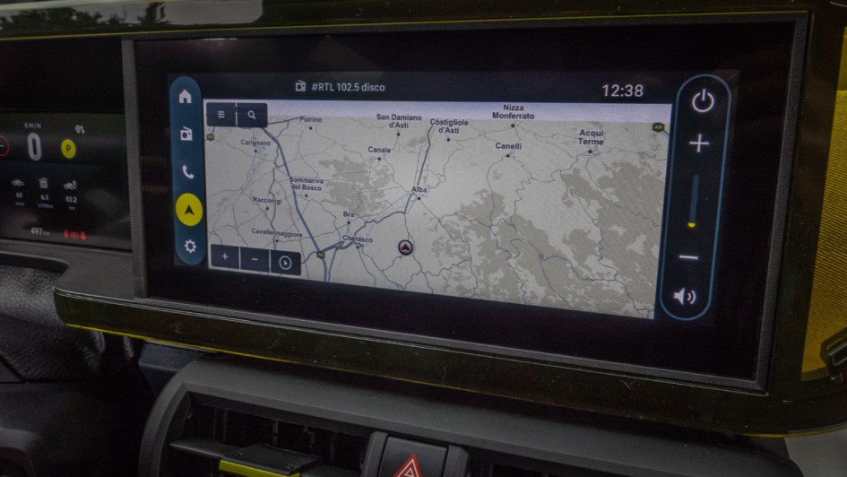 Navigationssystem im Fiat Grande Panda La Prima