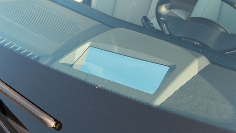 Detailfoto des Head-up-Displays im Armaturenbrett des Hyundai Kona-e
