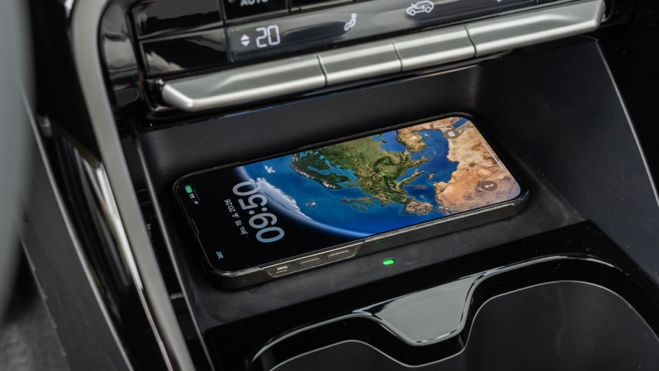 Citroën ë-C3 | Citroën C3 Induktivladen vom Smartphone im Auto