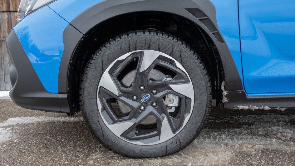 Felge des Subaru Crosstrek mit M+S-Reifen im Detail