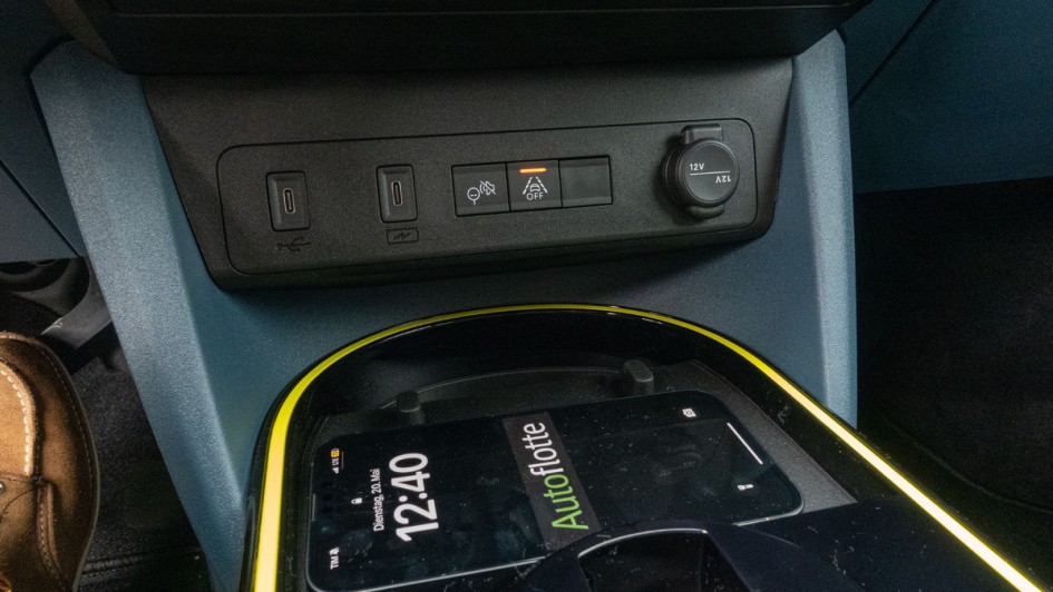 Induktives Handyladen im Fiat Grande Panda La Prima