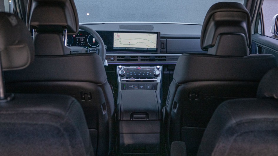 Mittelkonsole von hinten fotografiert im Hyundai Santa Fe 