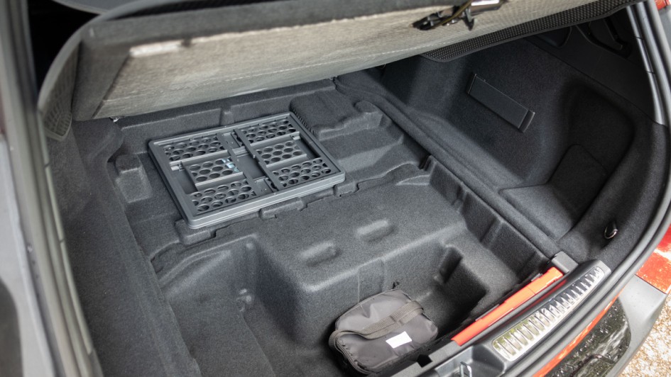 Mercedes C 220 d All Terrain in Patagonienrot doppelter Ladeboden