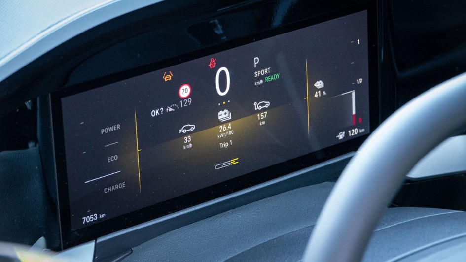 Foto vom Kombiinstrument im Opel Mokka GSE